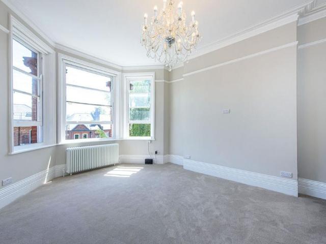 Apartment for rent in Swiss Cottage, Greater London
