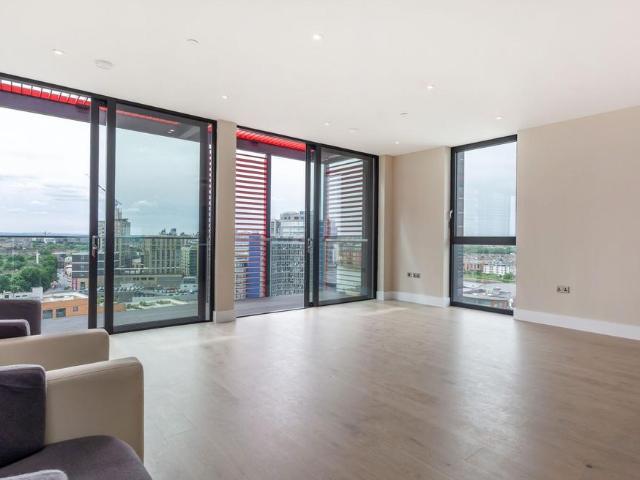 Flat for rent in Battersea, Greater London