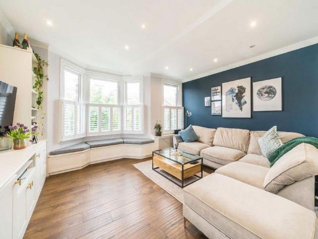 Apartment for rent in London Borough of Merton, Greater London