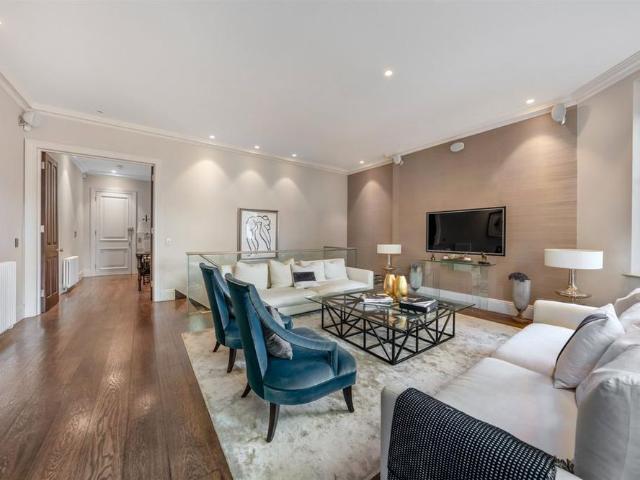 Apartment for rent in Chelsea, Greater London