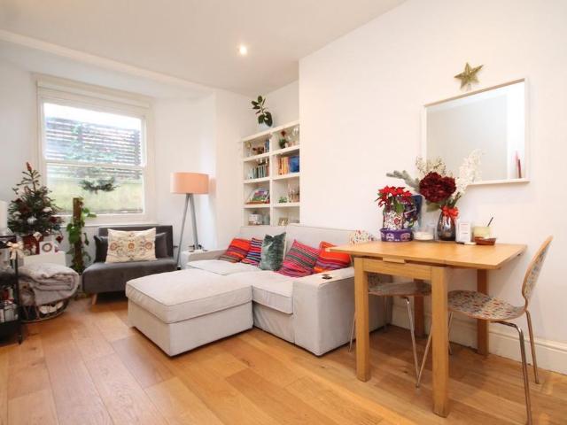 Apartment for rent in Archway, Cat Hill