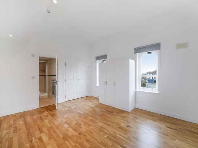 Apartment for rent in New Southgate, Greater London