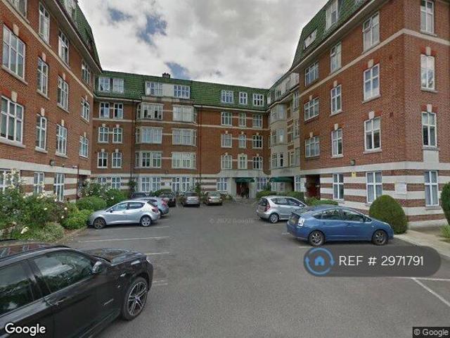 Flat for rent in London Borough of Ealing, Greater London
