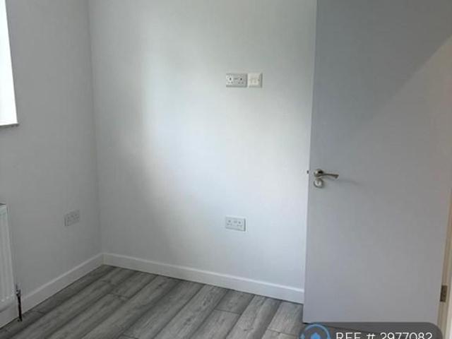 Apartment for rent in Little Stanmore, Greater London