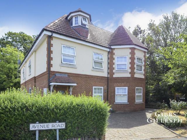 Flat for rent in Pinner, Greater London