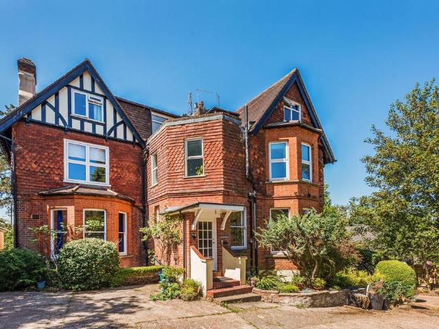 Flat for rent in Hillview, Surrey