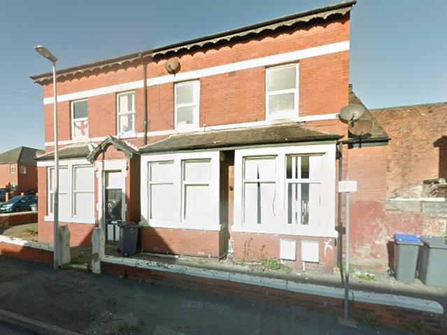 Flat for rent in Claremont, Blackpool