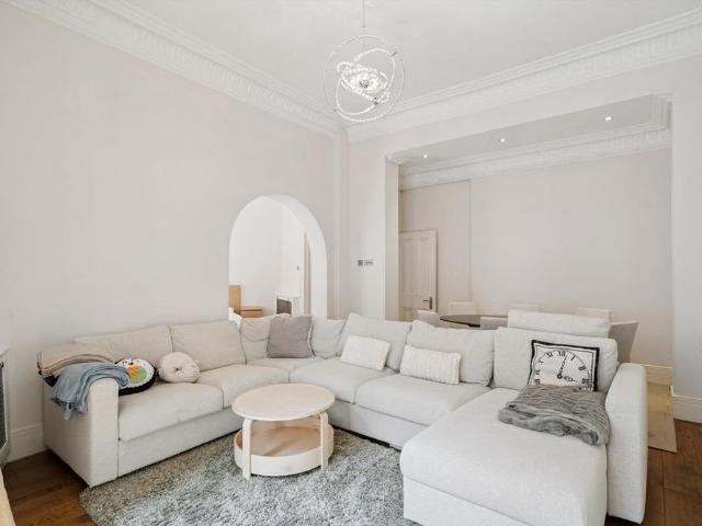 Apartment for rent in Knightsbridge, Greater London