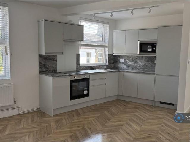 Flat for rent in London Borough of Lewisham, Brockley