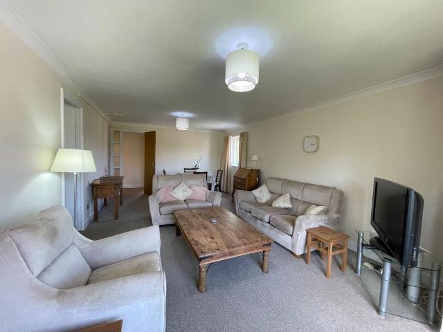Apartment for rent in Braidbar, Giffnock