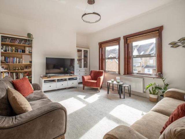 Apartment for rent in Earlsfield, Greater London