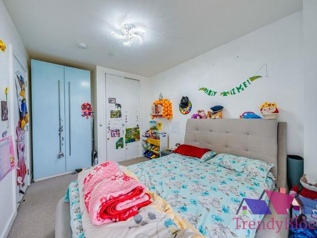 Apartment for rent in Widmore, Greater London