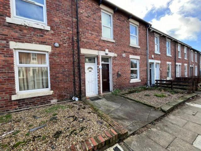 Flat for rent in Battle Field, Tyne And Wear