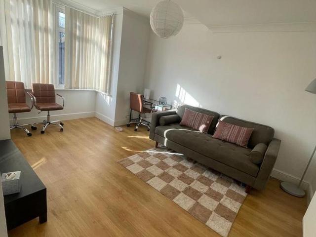Apartment for rent in Seven Kings, Greater London