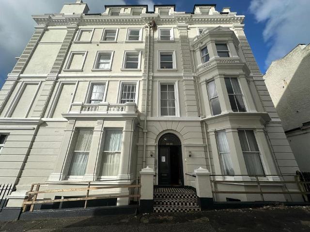 Flat for rent in West Marina, Guestling Green