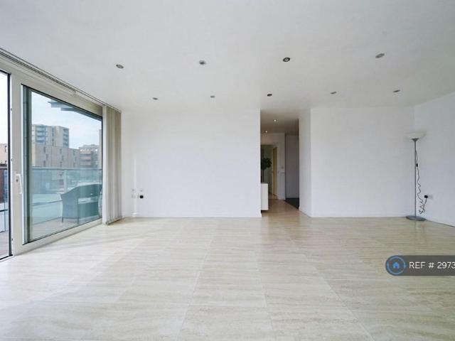 Apartment for rent in London Borough of Hounslow, Greater London
