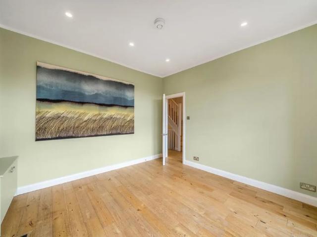 Apartment for rent in London Borough of Hammersmith and Fulham, Greater London
