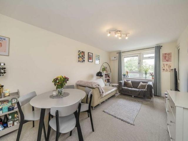 Apartment for rent in Streatham Hill, Greater London
