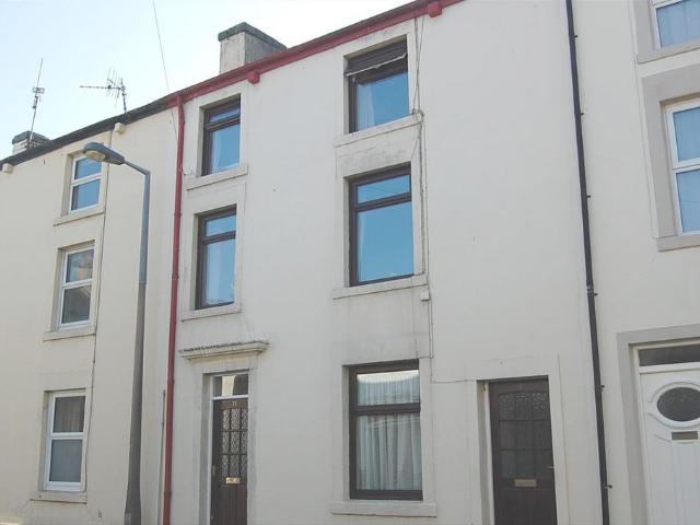 Flat for rent in Poulton-le-Sands, Bare
