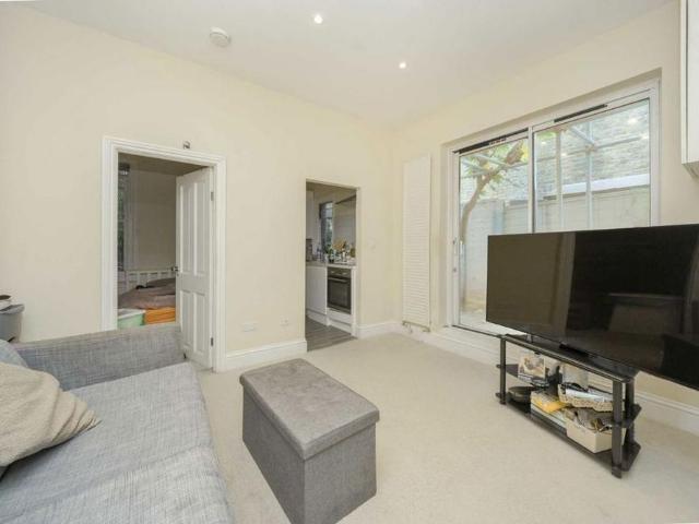 Apartment for rent in London Borough of Hammersmith and Fulham, Greater London