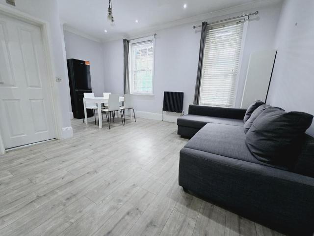 Flat for rent in Highbury, Isle Of Man