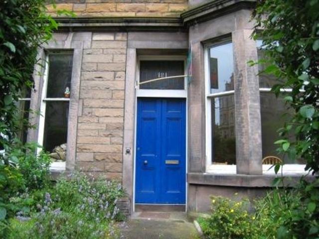 Flat for sale in Saughton, Scotland