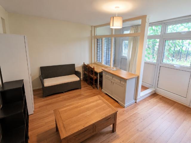 Apartment for rent in Chalk Farm, Greater London