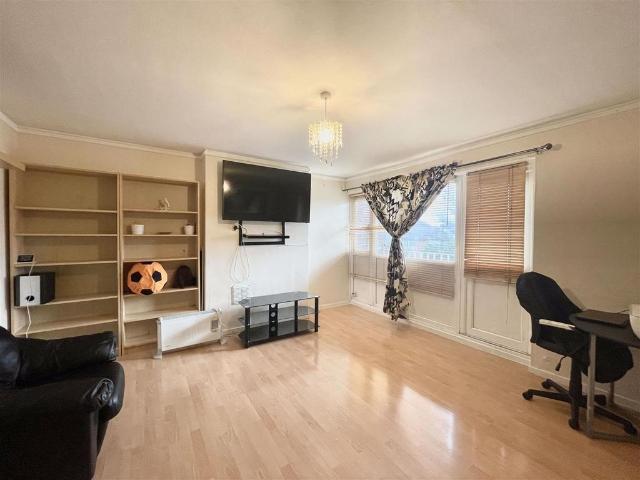 Flat for rent in Leyton, Greater London