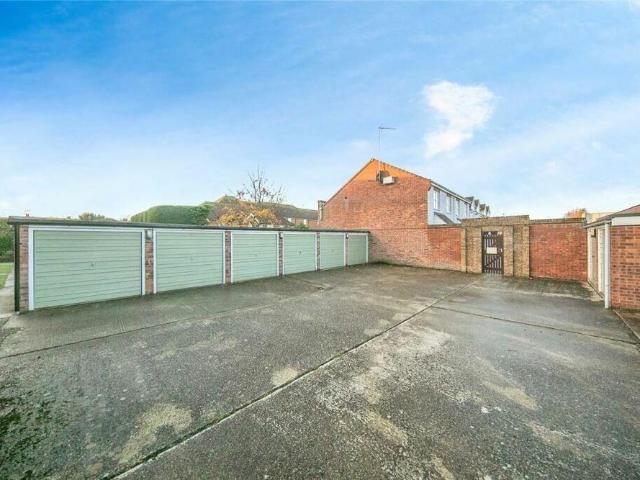 Apartment for rent in Frinton and Walton, Dale Hill