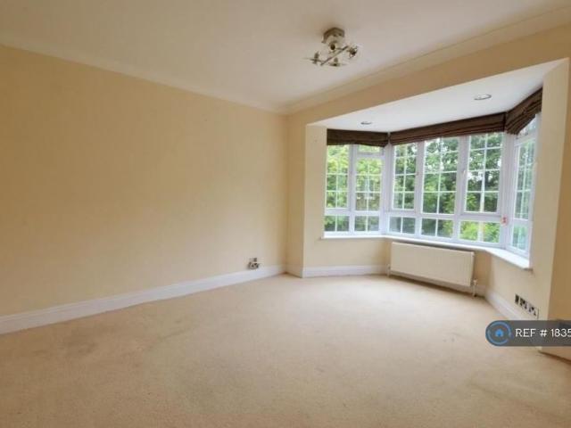 Apartment for rent in Radlett, Hertfordshire