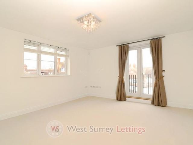 Apartment for rent in Woking, Surrey