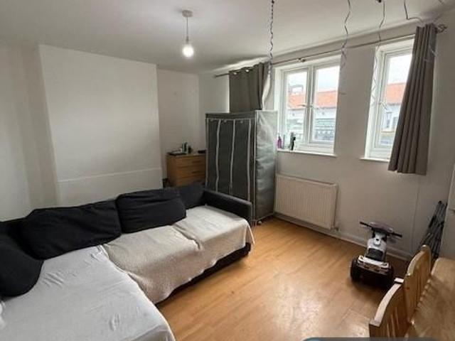 Apartment for rent in Winchmore Hill, Edmonton