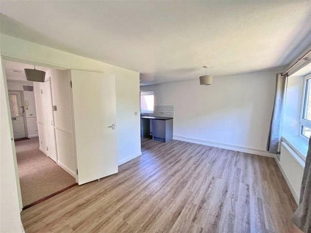 Apartment for rent in Five Acres, Hertfordshire