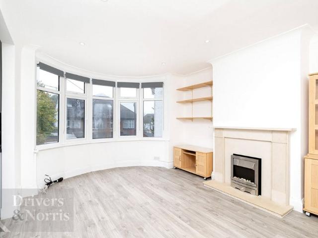Apartment for rent in North Finchley, Greater London