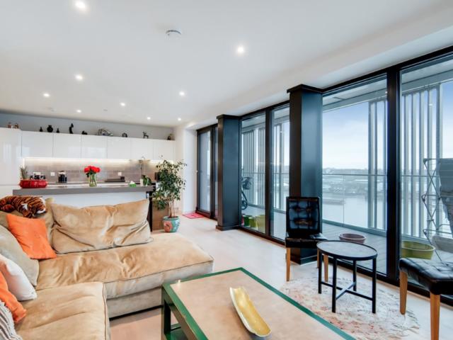 Apartment for rent in Royal Wharf, Greater London