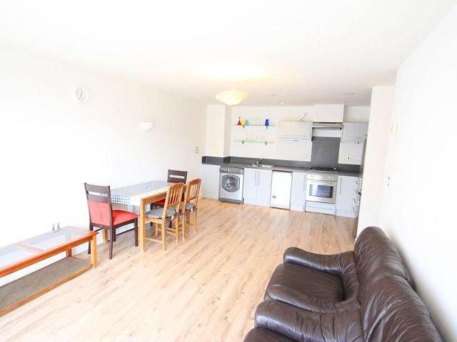 Apartment for rent in Denham, Gerrards Cross and Chalfonts Community Board, Denham Green