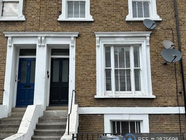 Flat for rent in London Borough of Lewisham, Ladywell