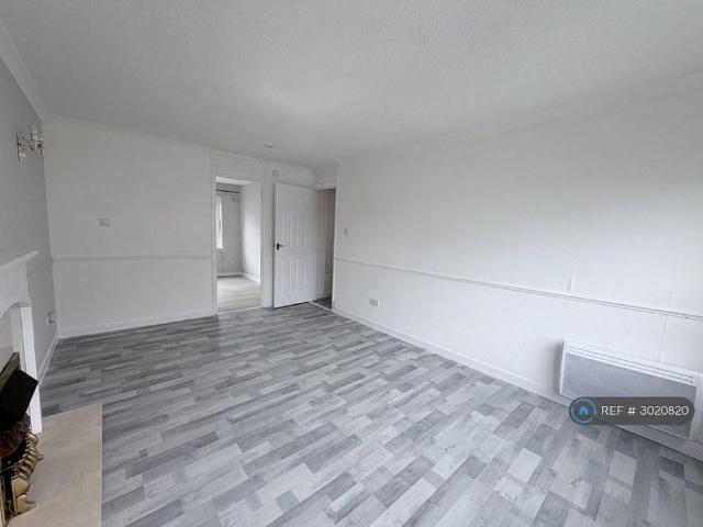 Apartment for rent in Summerston, Scotland