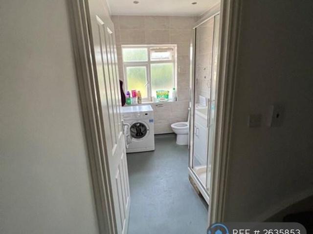 Flat for rent in London Borough of Hounslow, Greater London