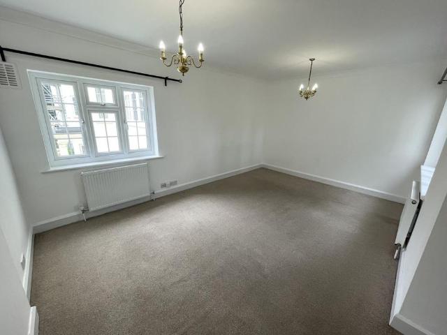 Apartment for rent in Fallow Corner, Greater London