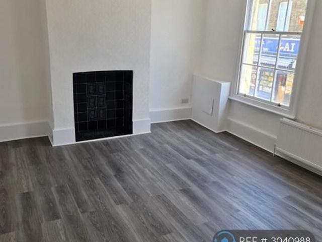 Apartment for rent in Hughesfield Estate, Greater London