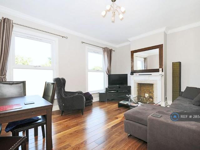 Flat for rent in Clapham Junction, Greater London