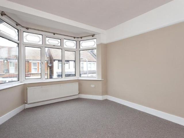 Apartment for rent in South Chingford, Greater London