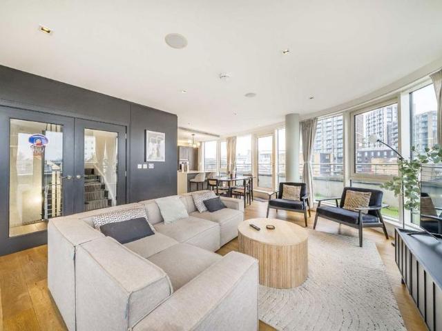 Apartment for rent in London Borough of Hounslow, Strand