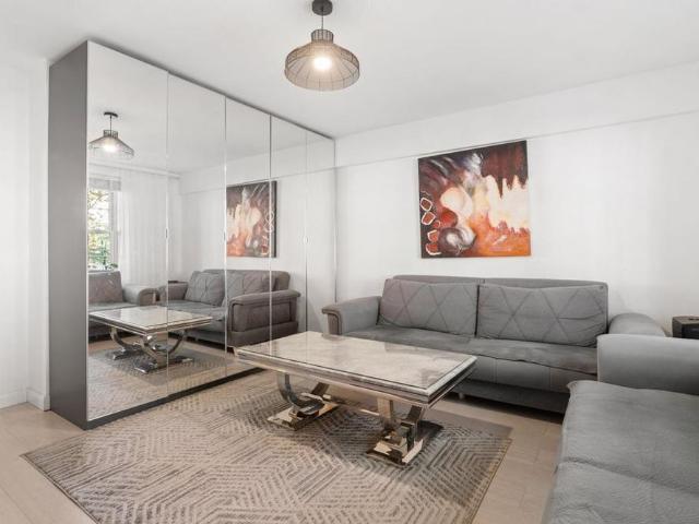 Apartment for rent in Maitland Park, Greater London