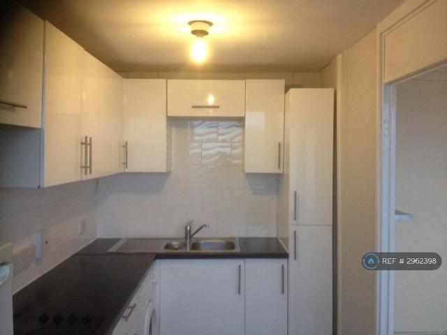 Apartment for rent in Carshalton Beeches, Greater London
