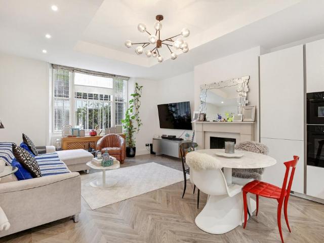 Flat for rent in South Kensington, Isle Of Man