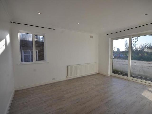 Apartment for rent in Preston, Greater London