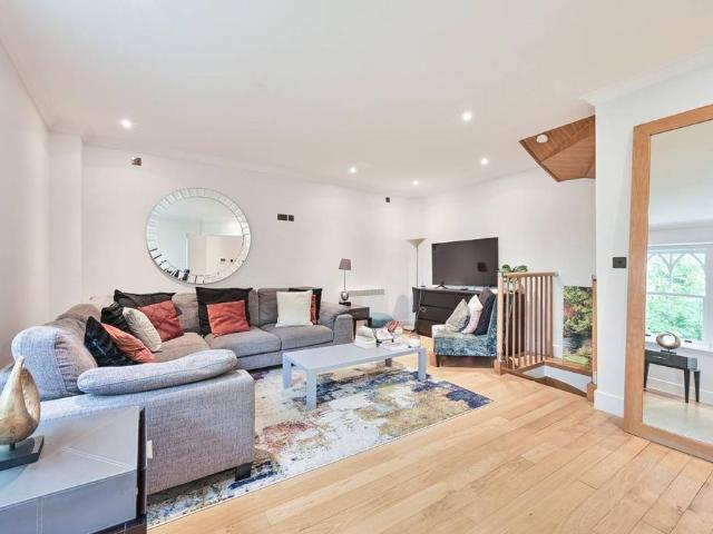 Flat for rent in North End, West Hampstead