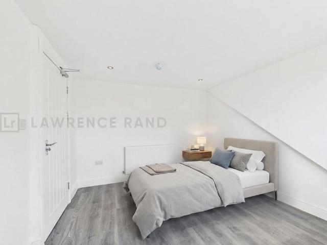 Apartment for rent in London Borough of Ealing, Greenford